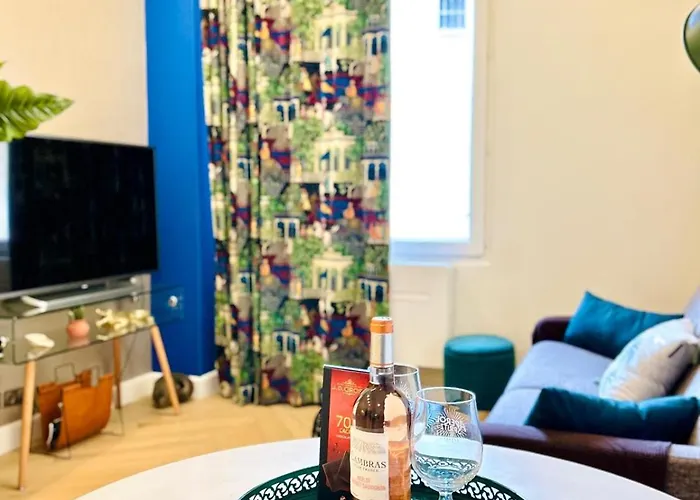 Apartamento Old Town Vibes - 5min To Sea - Ac & Breakfast Niza