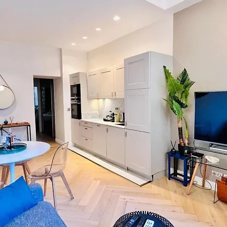 Apartamento Old Town Vibes - 5min To Sea - Ac & Breakfast *