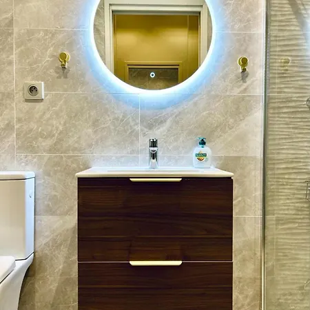 Apartment Old Town Vibes - 5min To Sea - Ac & Breakfast Nice